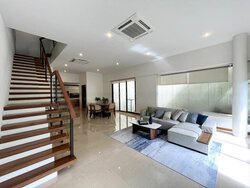 Lornie Road (D11), Terrace #457598441